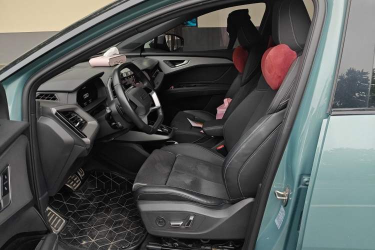Used Audi Q5 e-tron 2022 40 e-tron Starlight Edition Mech Kit Left Front Seat