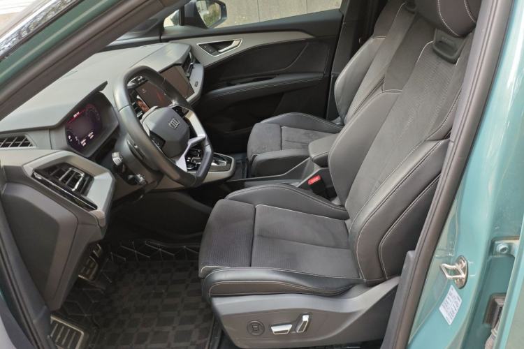 Used Audi Q5 e-tron 2022 40 e-tron Starlight Edition Mech Kit Left Front Seat