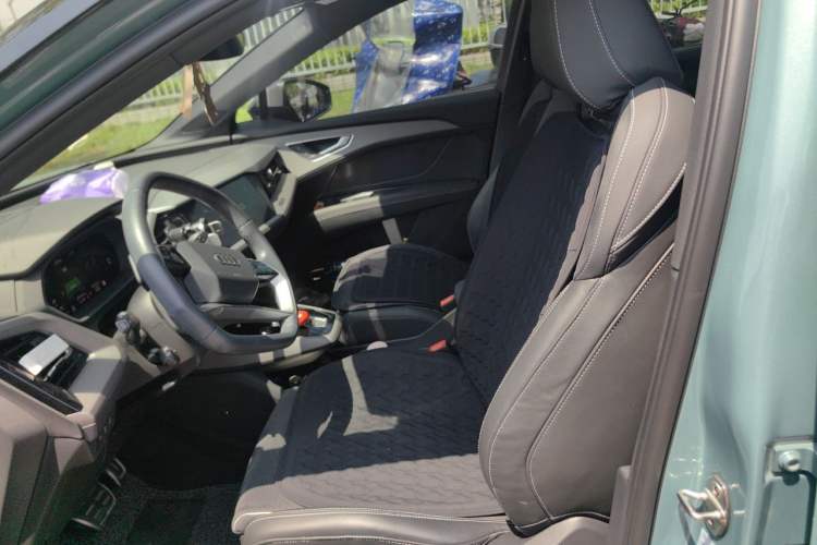 Used Audi Q5 e-tron 2022 40 e-tron Starlight Edition Mech Kit Left Front Seat