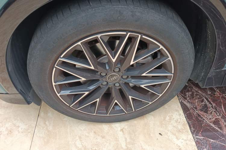 Used Audi Q5 e-tron 2022 40 e-tron Starry Edition Mechanical Suit Sun-Chasing Version Left Front Wheel Hub