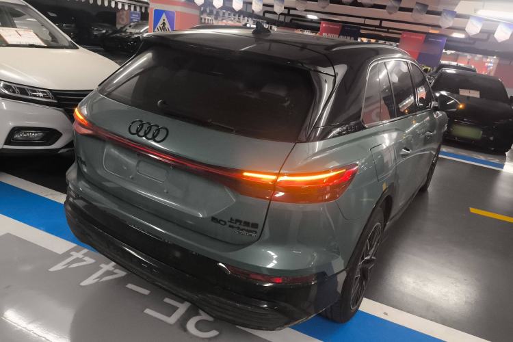 Used Audi Q5 e-tron 2022 40 e-tron Starlight Edition Mech Kit Rear Right 45 Deg