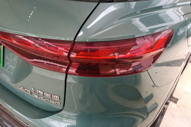 Used Audi Q5 e-tron 2022 40 e-tron Starry Edition Mechanical Suit Sun-Chasing Version Right Rear Taillight