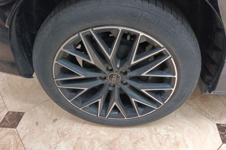 Used Audi Q5 e-tron 2022 40 e-tron Starry Edition Mechanical Suit Sun-Chasing Version Right Rear Wheel Hub