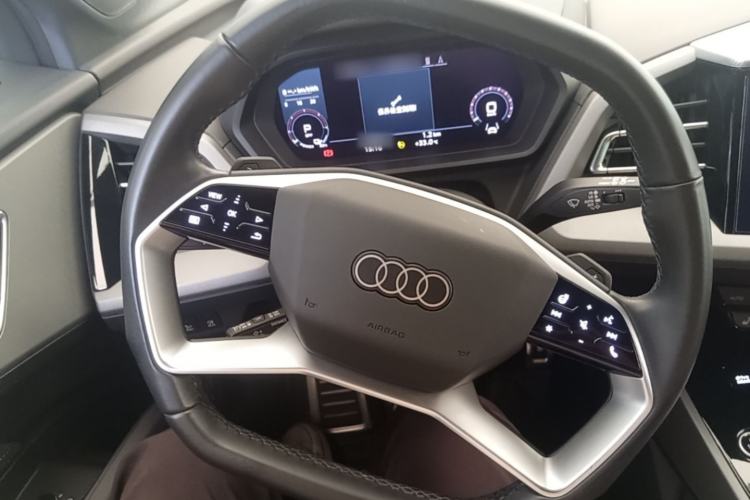 Used Audi Q5 e-tron 2022 40 e-tron Starlight Edition Mech Kit Steering Wheel