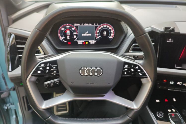 Used Audi Q5 e-tron 2022 40 e-tron Starlight Edition Mech Kit Steering Wheel