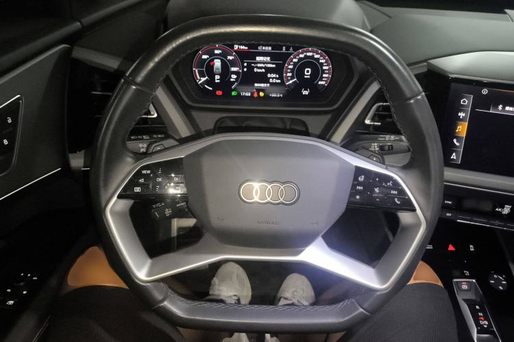 Used Audi Q5 e-tron 2022 40 e-tron Starlight Edition Mech Kit Steering Wheel