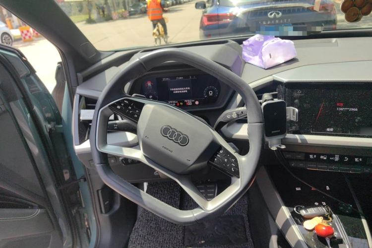 Used Audi Q5 e-tron 2022 40 e-tron Starlight Edition Mech Kit Steering Wheel
