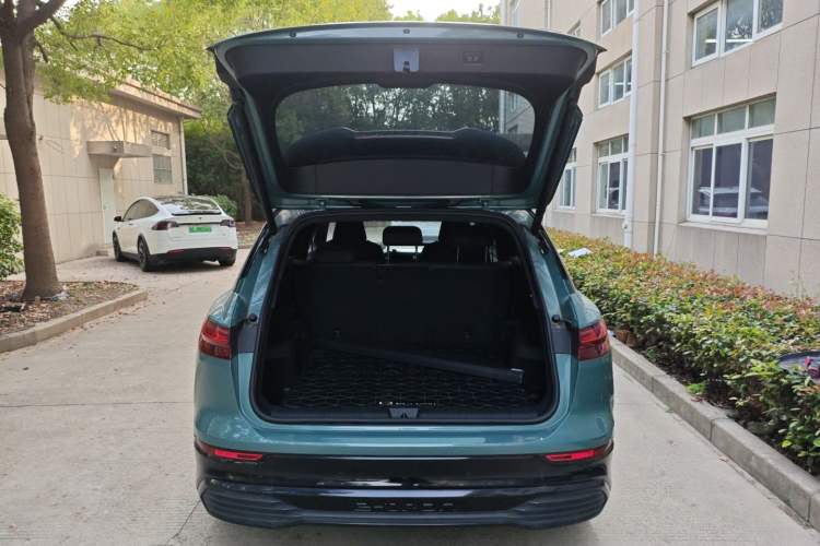 Used Audi Q5 e-tron 2022 40 e-tron Starlight Edition Mech Kit Trunk