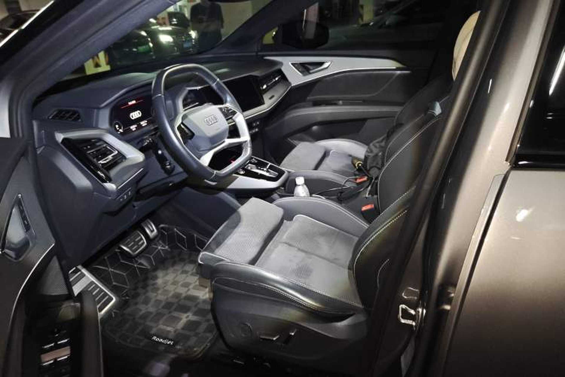 Used Audi Q5 e-tron 2022 40 e-tron Starlight Edition Mech Kit Left Front Seat