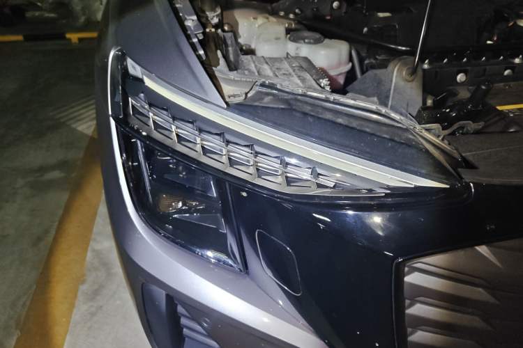 Used Audi Q5 e-tron 2022 40 e-tron Starlight Edition Mech Kit Right Front Headlight