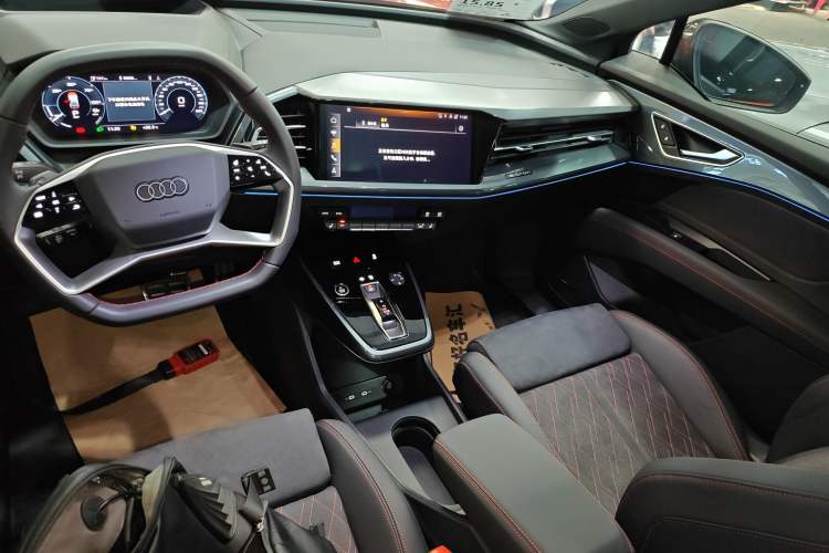 Used Audi Q5 e-tron 2022 50 e-tron quattro edition one Artistic Collection Edition Audio And AC Panel