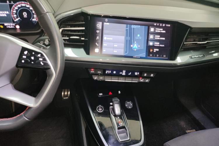 Used Audi Q5 e-tron 2022 50 e-tron quattro Glory Edition Elegant Suit Audio And AC Panel