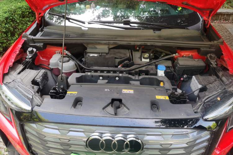 Used Audi Q5 e-tron 2022 50 e-tron quattro edition one Artistic Collection Edition Engine Bay