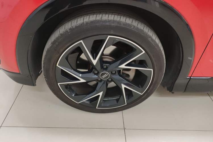 Used Audi Q5 e-tron 2022 50 e-tron quattro Glory Edition Elegant Suit Exterior 7