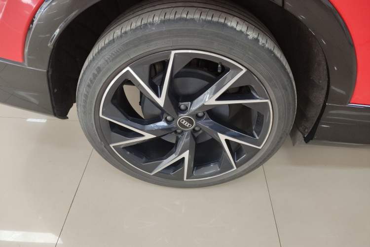 Used Audi Q5 e-tron 2022 50 e-tron quattro Glory Edition Elegant Suit Exterior 8