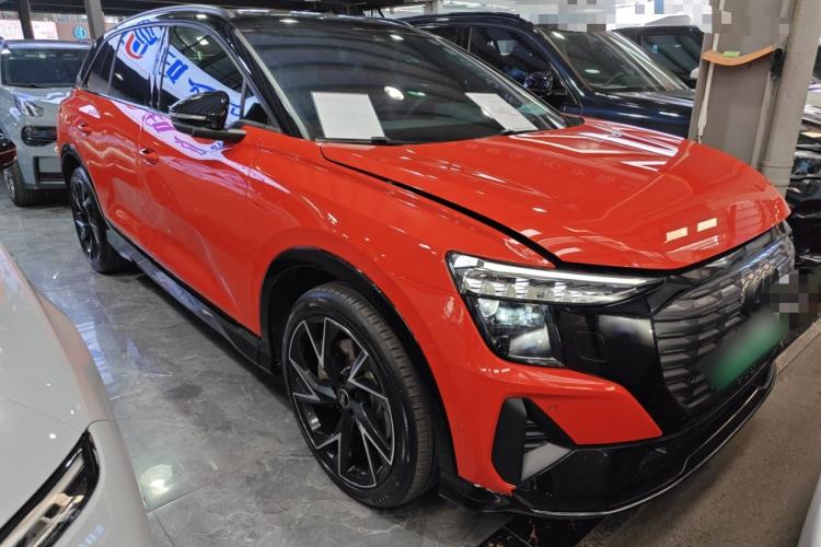Used Audi Q5 e-tron 2022 50 e-tron quattro edition one Artistic Collection Edition Front Right 45 Deg