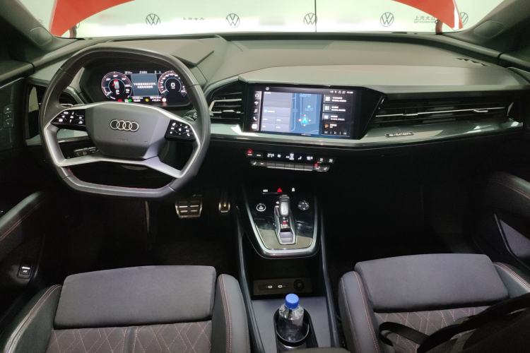 Used Audi Q5 e-tron 2022 50 e-tron quattro Glory Edition Elegant Suit Interior 2