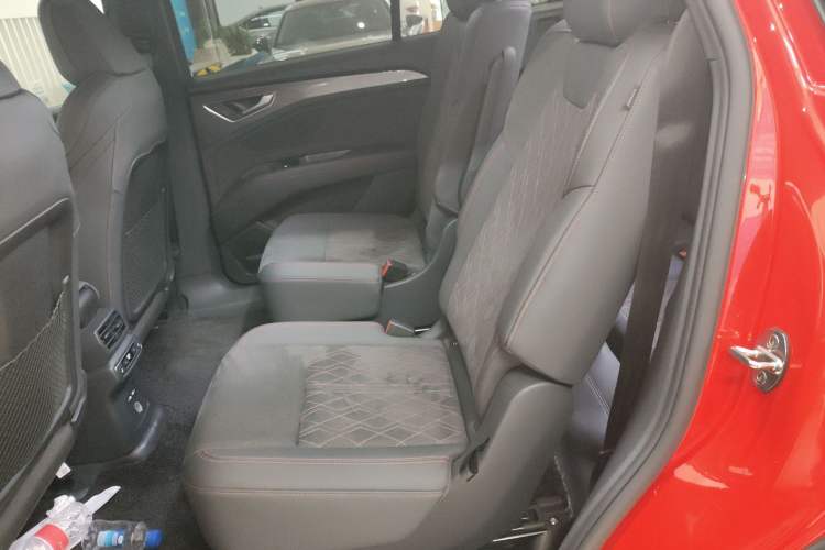 Used Audi Q5 e-tron 2022 50 e-tron quattro Glory Edition Elegant Suit Interior 4