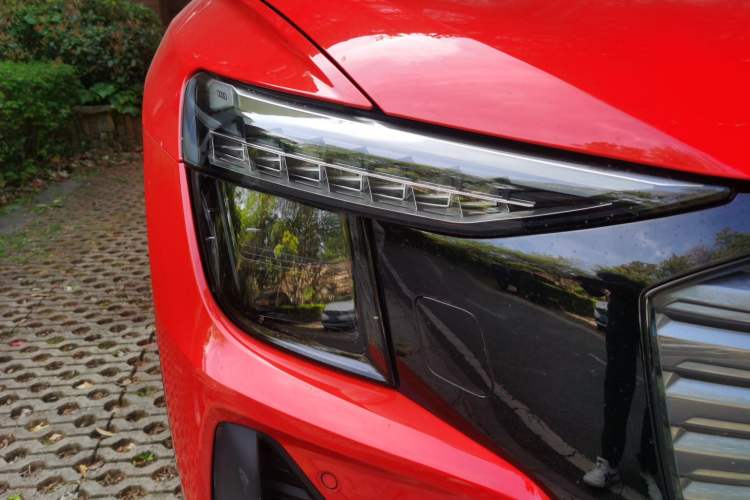 Used Audi Q5 e-tron 2022 50 e-tron quattro edition one Artistic Collection Edition Right Front Headlight