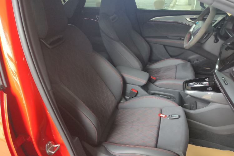Used Audi Q5 e-tron 2022 50 e-tron quattro edition one Artistic Collection Edition Right Front Seat