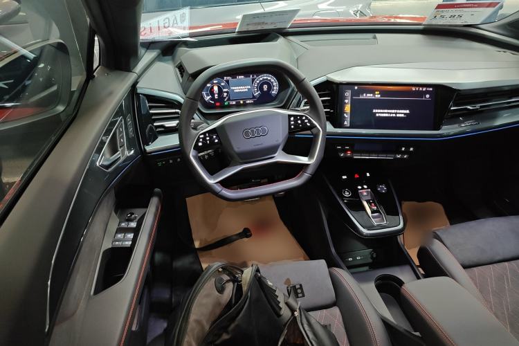 Used Audi Q5 e-tron 2022 50 e-tron quattro edition one Artistic Collection Edition Steering Wheel