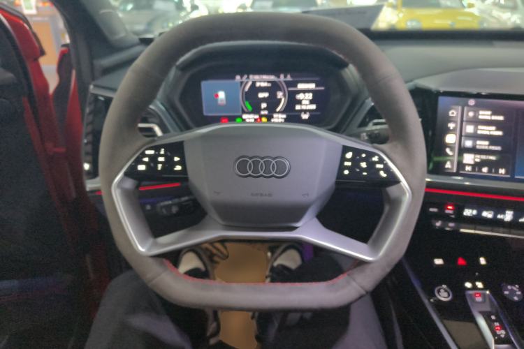 Used Audi Q5 e-tron 2022 50 e-tron quattro edition one Artistic Collection Edition Steering Wheel