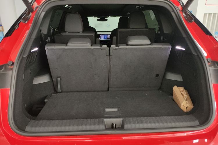 Used Audi Q5 e-tron 2022 50 e-tron quattro Glory Edition Elegant Suit Trunk