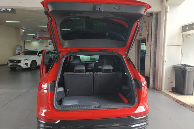 Used Audi Q5 e-tron 2022 50 e-tron quattro edition one Artistic Collection Edition Trunk