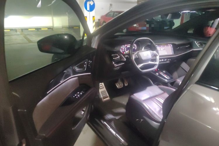 Used Audi Q5 e-tron 2022 40 e-tron Starlight Edition Mech Kit Driver Seat