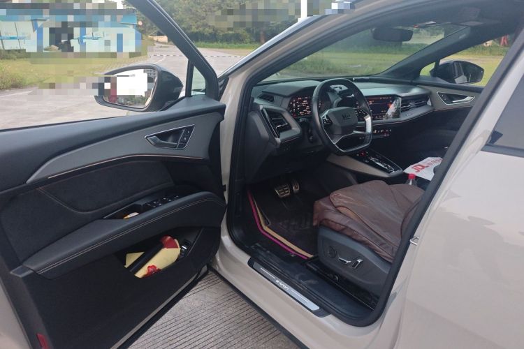 Used Audi Q5 e-tron 2022 40 e-tron Starlight Edition Mech Kit Driver Seat