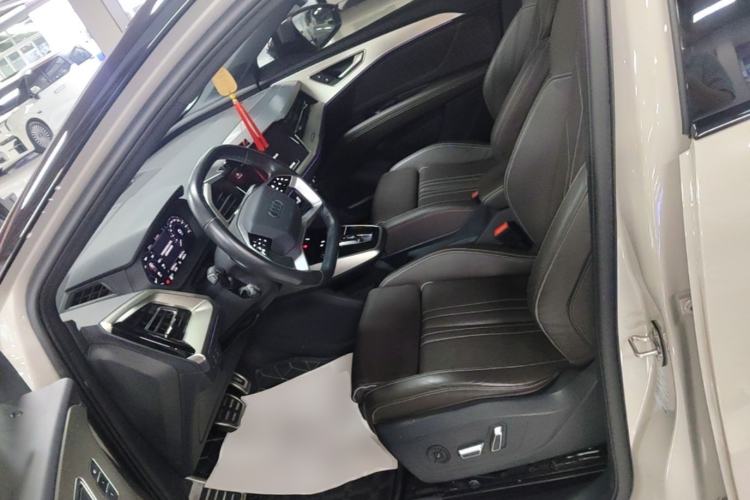 Used Audi Q5 e-tron 2022 50 e-tron quattro Glory Edition Elegant Suit Left Front Seat