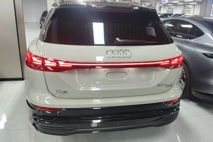 Used Audi Q5 e-tron 2022 50 e-tron quattro Glory Edition Elegant Suit Rear