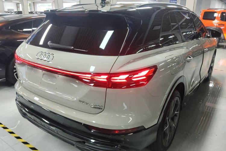 Used Audi Q5 e-tron 2022 50 e-tron quattro Glory Edition Elegant Suit Rear Right 45 Deg