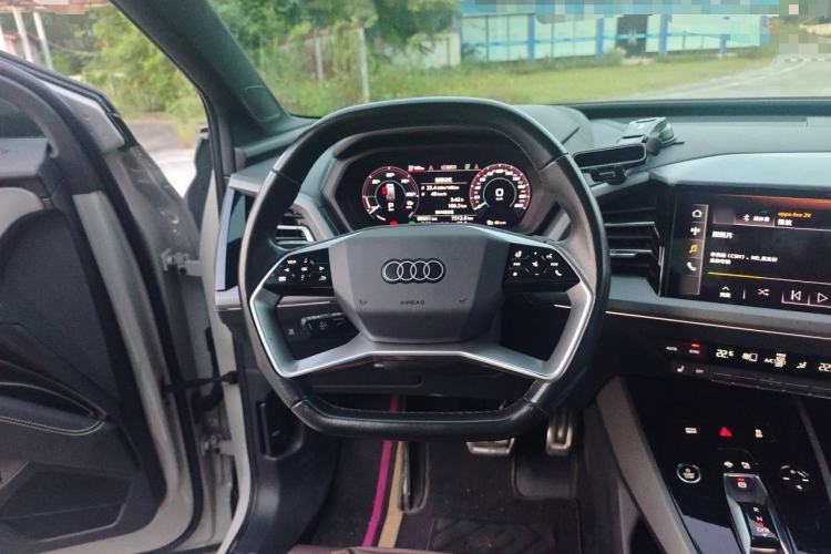 Used Audi Q5 e-tron 2022 40 e-tron Starlight Edition Mech Kit Steering Wheel