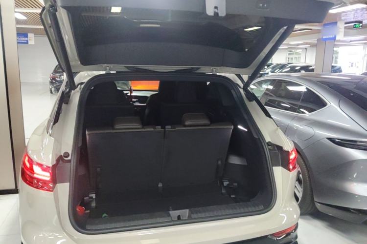 Used Audi Q5 e-tron 2022 50 e-tron quattro Glory Edition Elegant Suit Trunk