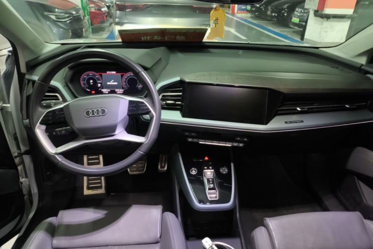 Used Audi Q5 e-tron 2022 40 e-tron Starry Edition Luxury Package Center Console