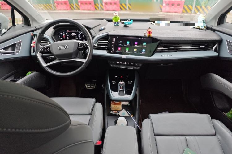 Used Audi Q5 e-tron 2022 40 e-tron Starry Edition Luxury Package Center Console
