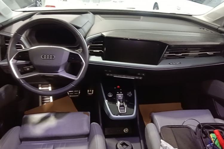 Used Audi Q5 e-tron 2022 40 e-tron Starry Edition Luxury Package Center Console