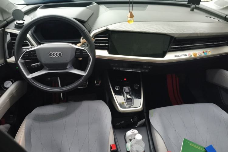 Used Audi Q5 e-tron 2022 40 e-tron Starry Edition Luxury Package Center Console