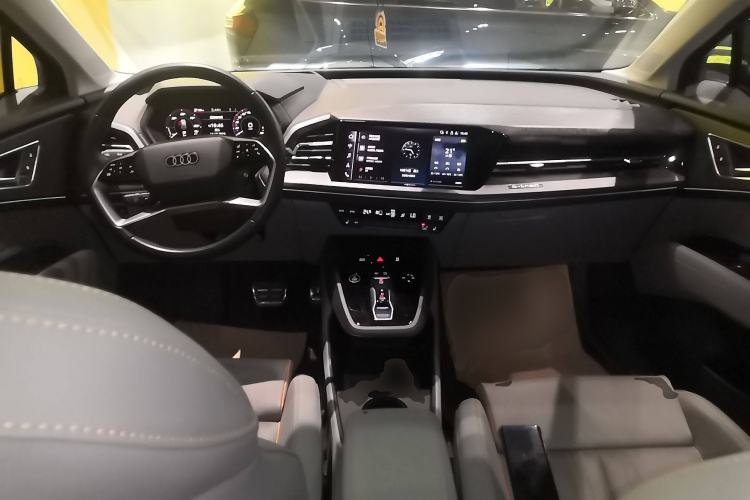 Used Audi Q5 e-tron 2022 40 e-tron Starry Edition Luxury Package Center Console