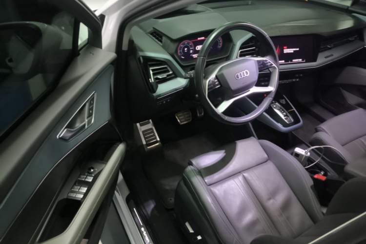 Used Audi Q5 e-tron 2022 40 e-tron Starry Edition Luxury Package Driver Seat