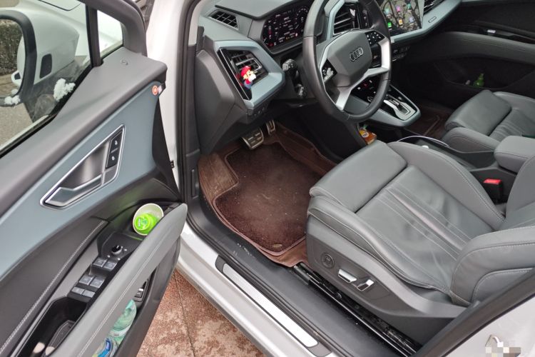Used Audi Q5 e-tron 2022 40 e-tron Starry Edition Luxury Package Driver Seat