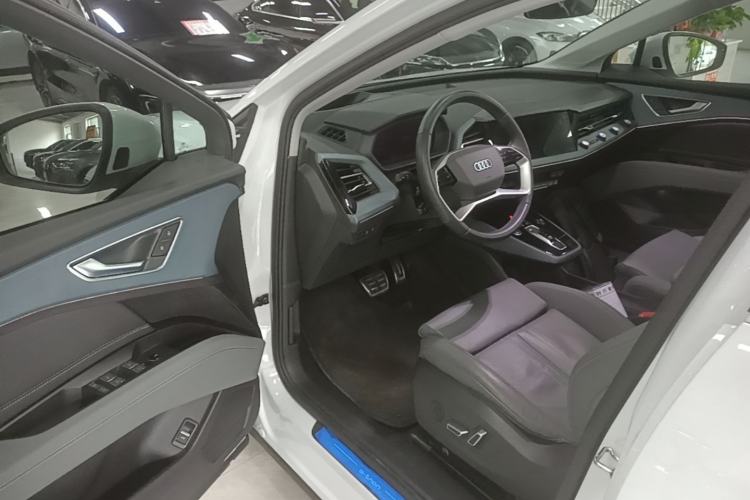 Used Audi Q5 e-tron 2022 40 e-tron Starry Edition Luxury Package Driver Seat