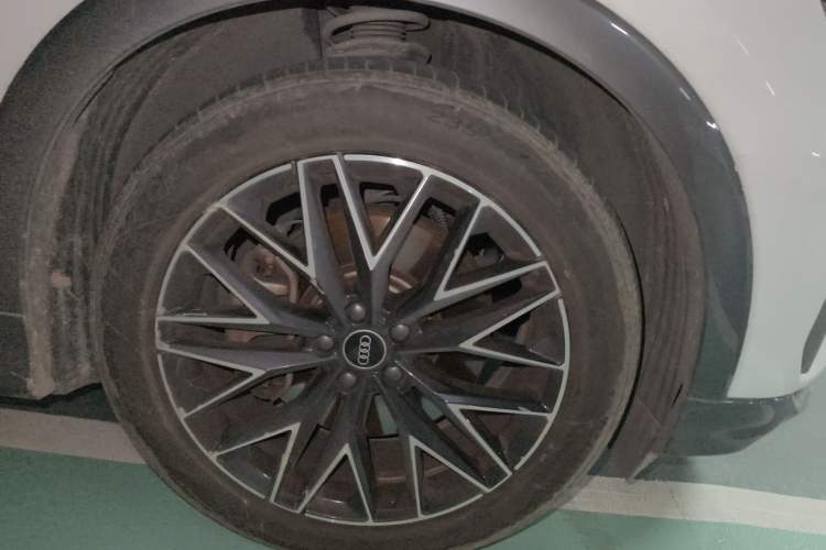 Used Audi Q5 e-tron 2022 40 e-tron Starlight Edition Mech Kit Exterior 2