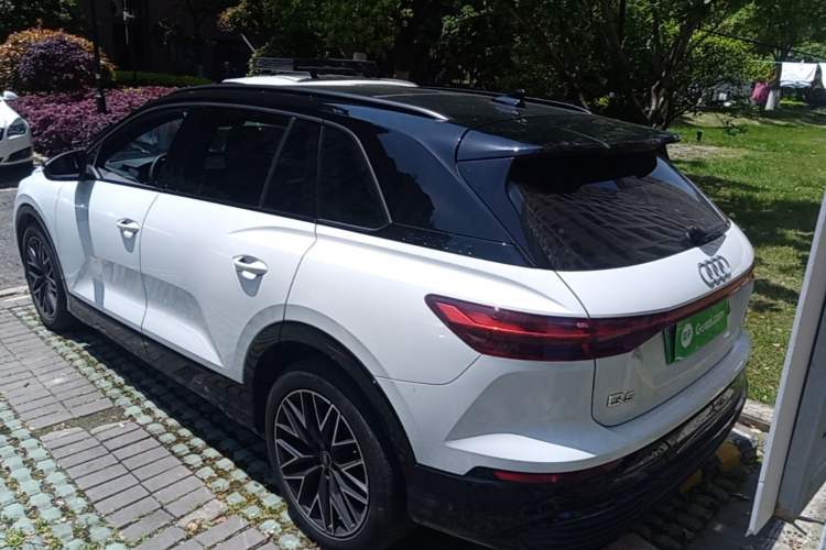 Used Audi Q5 e-tron 2022 40 e-tron Starlight Edition Mech Kit Exterior 2