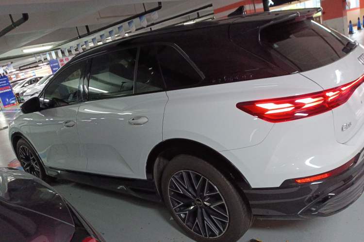Used Audi Q5 e-tron 2022 40 e-tron Starlight Edition Mech Kit Exterior 3