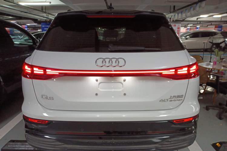 Used Audi Q5 e-tron 2022 40 e-tron Starlight Edition Mech Kit Exterior 4
