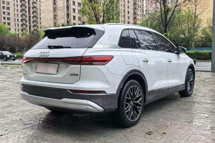Used Audi Q5 e-tron 2022 40 e-tron Starlight Edition Mech Kit Exterior 5