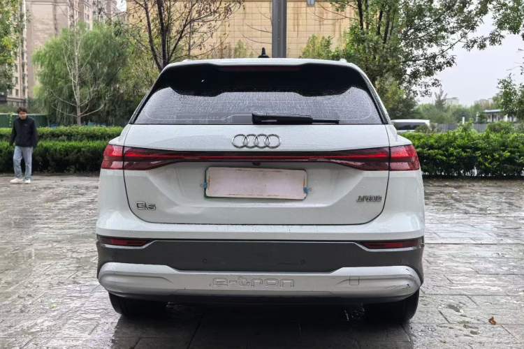 Used Audi Q5 e-tron 2022 40 e-tron Starlight Edition Mech Kit Exterior 6