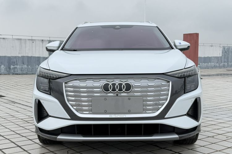 Used Audi Q5 e-tron 2022 50 e-tron quattro Glory Edition Elegant Suit Exterior 6